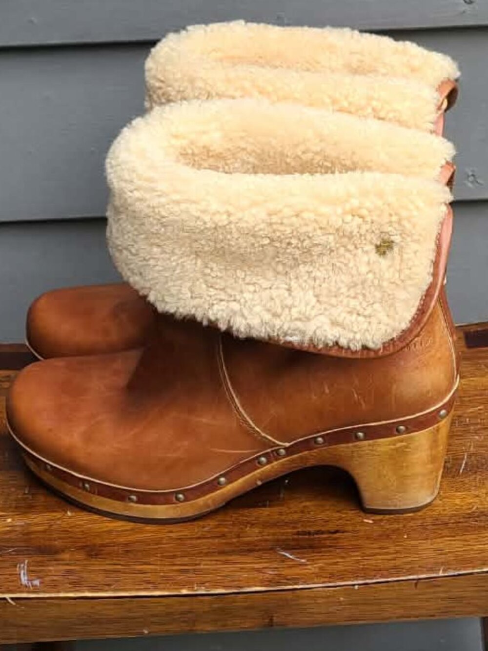 UGG Lynna Brown Leather Off White shearling Boots size 8
